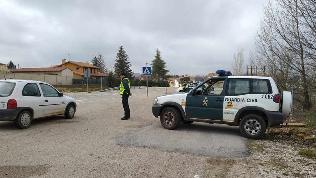 La Guardia Civil vigila en el municipio de Golmayo. HDS