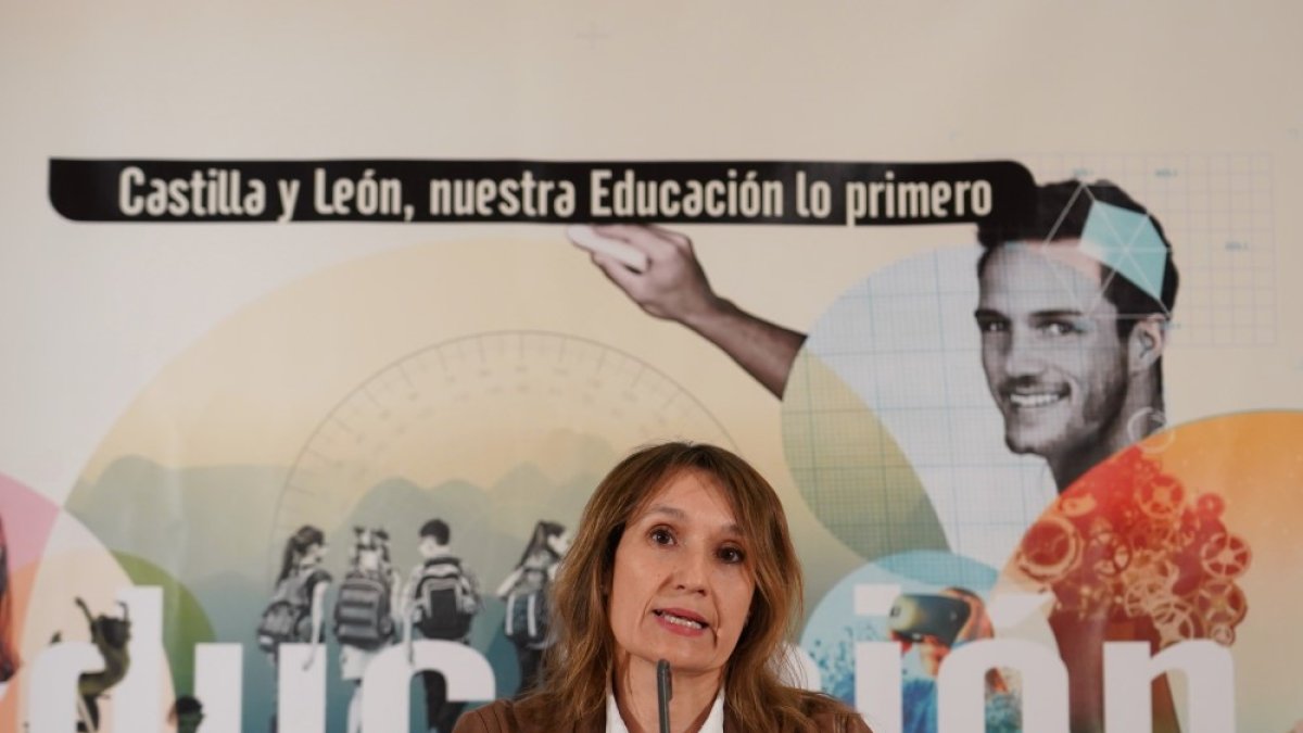 La consejera de Educación, Rocío Lucas, presenta la inclusión en la red europea de centros de excelencia en FP. RUBÉN CACHO- ICAL