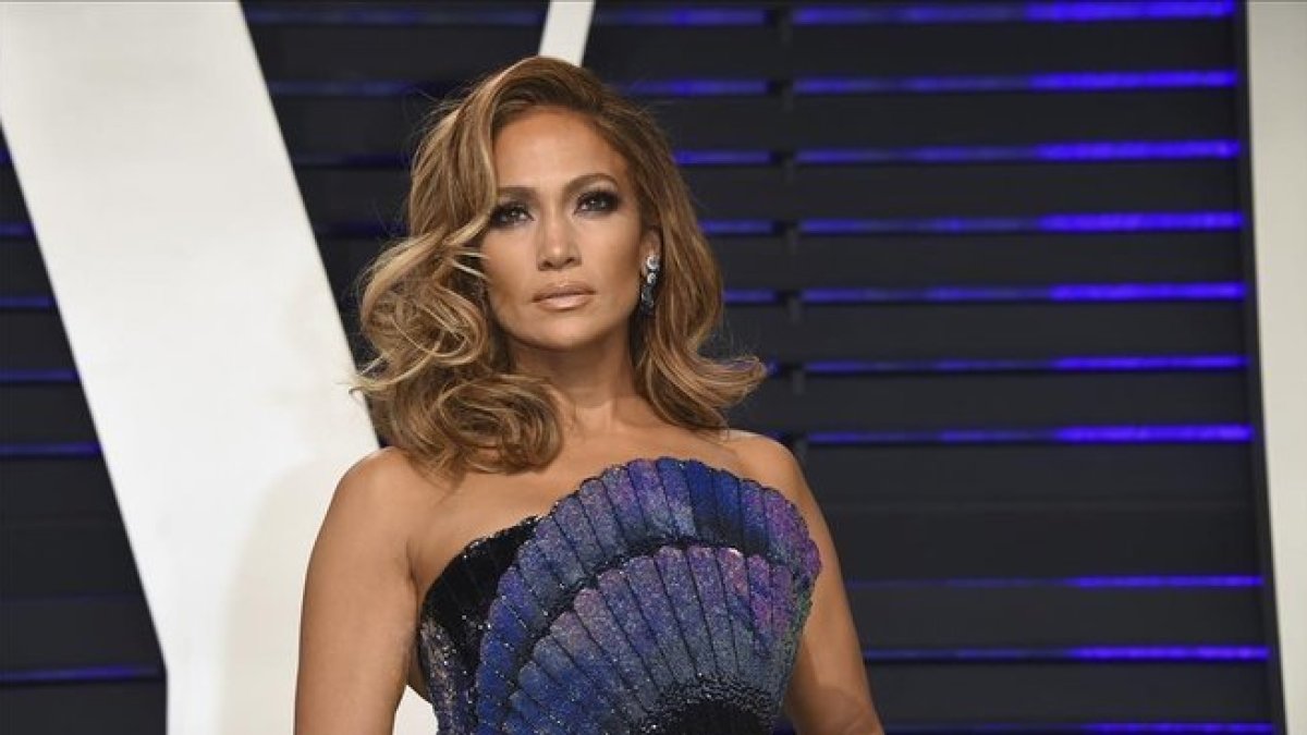 Jennifer Lopez, a su llegada a la fiesta de Vanity Fair, el pasado 24 de febrero.-AP / EVAN AGOSTINI