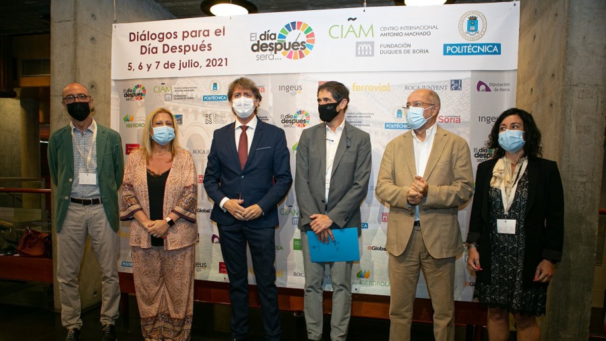 Inauguración del ciclo de conferencias 'Diálogos para el día después' en Soria. ICAL