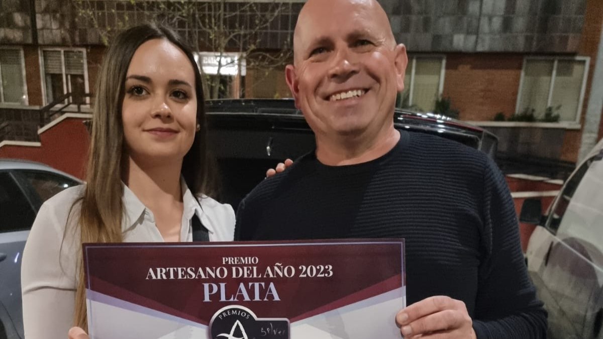 El Beato, en los premios Artesano del Año 2023 con los 'Sorianitos'. HDS