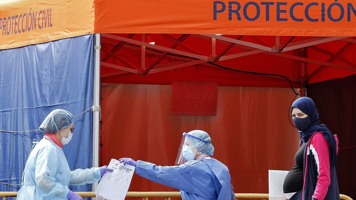 Hospital Clínico de Valladolid durante la crisis del coronavirus.- JUAN MIGUEL LOSTAU.