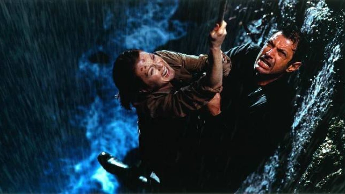 Julianne Moore y Jeff Goldblum, en una situación comprometida de 'El mundo perdido: Jurassic Park'.-