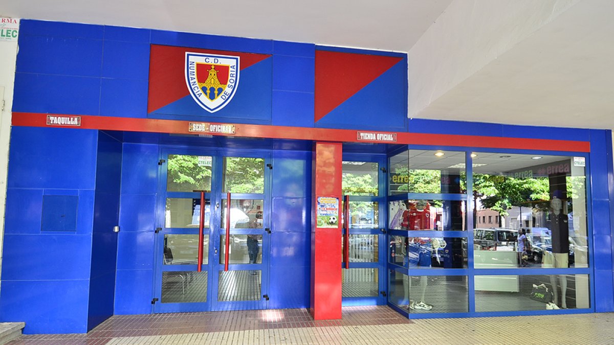 En la sede rojilla siguen a la espera de la confirmación de Competición. HDS