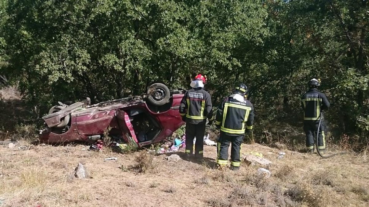 Accidente con tres heridos leves ayer en El Madero.-Cedida