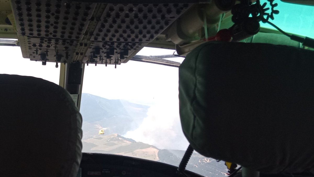 Llegada de los helicópteros sorianos al incendio de Ezcaray. HDS