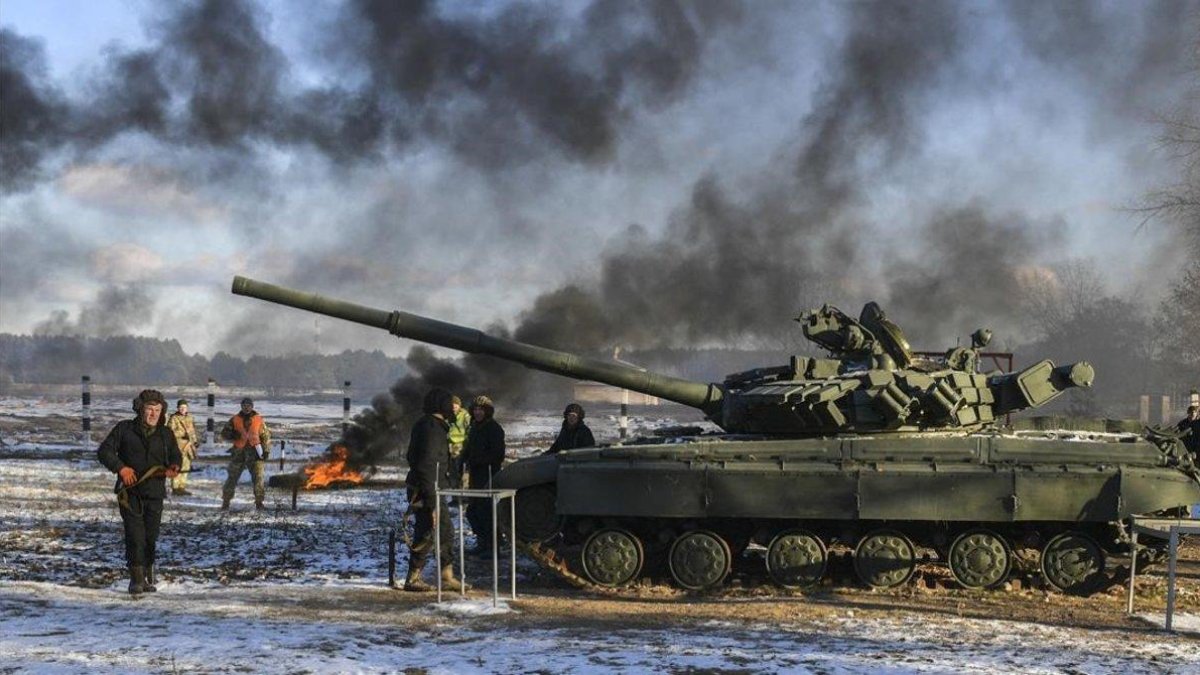 Militares ucranianos en la región de Chernihiv.-MYKOLA LAZARENKO