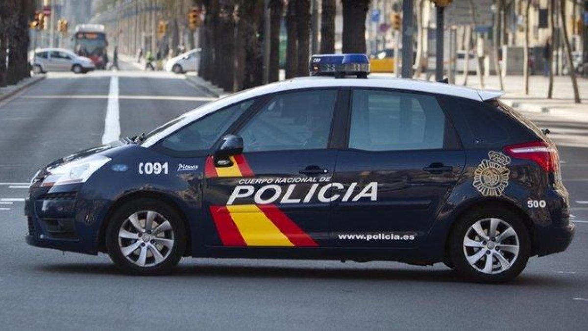 Un coche patrulla de la Policía Nacional en una imagen de archivo. HDS