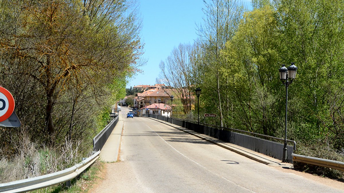 Imagen de archivo del puente de Garray.-L.A.T.