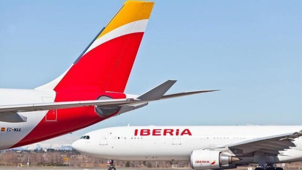 Aviones de Iberia.-