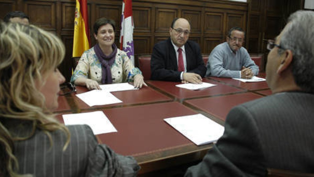 Asistentes a la reunión. / A.M. -