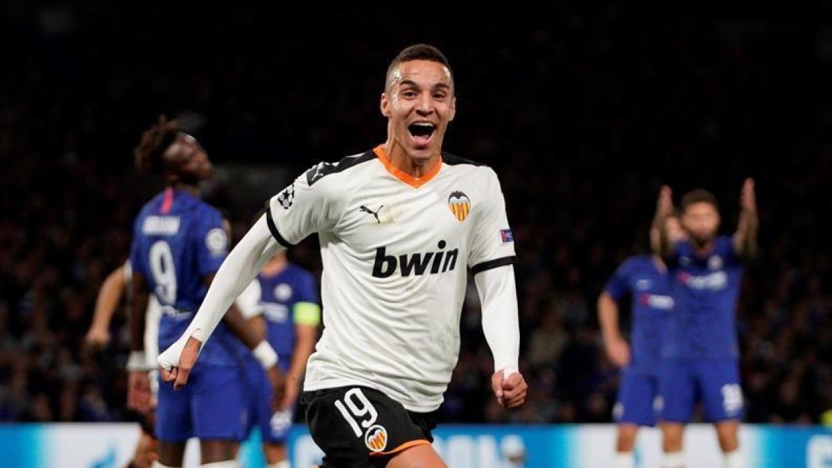 Rodrigo, instantes después de marcar.-EFE / WILL OLIVER