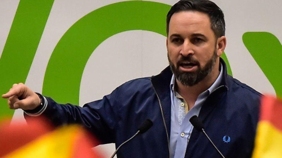 Santiago Abascal, en un mitin de Vox en San Sebastián.-AP / ÁLVARO BARRIENTOS