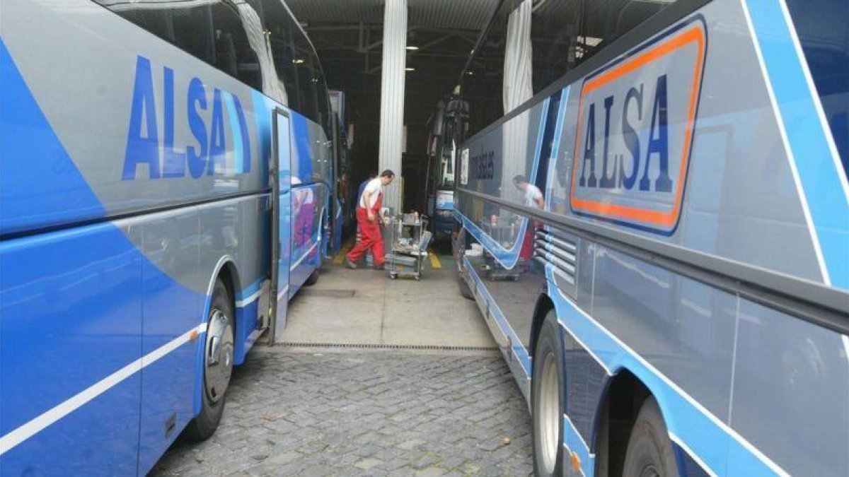Autobuses de a de flota de Alsa.-HDS
