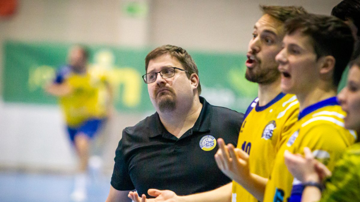 El BM Soria sufrió una derrota ante la Atlética Avilesina. MARIO TEJEDOR