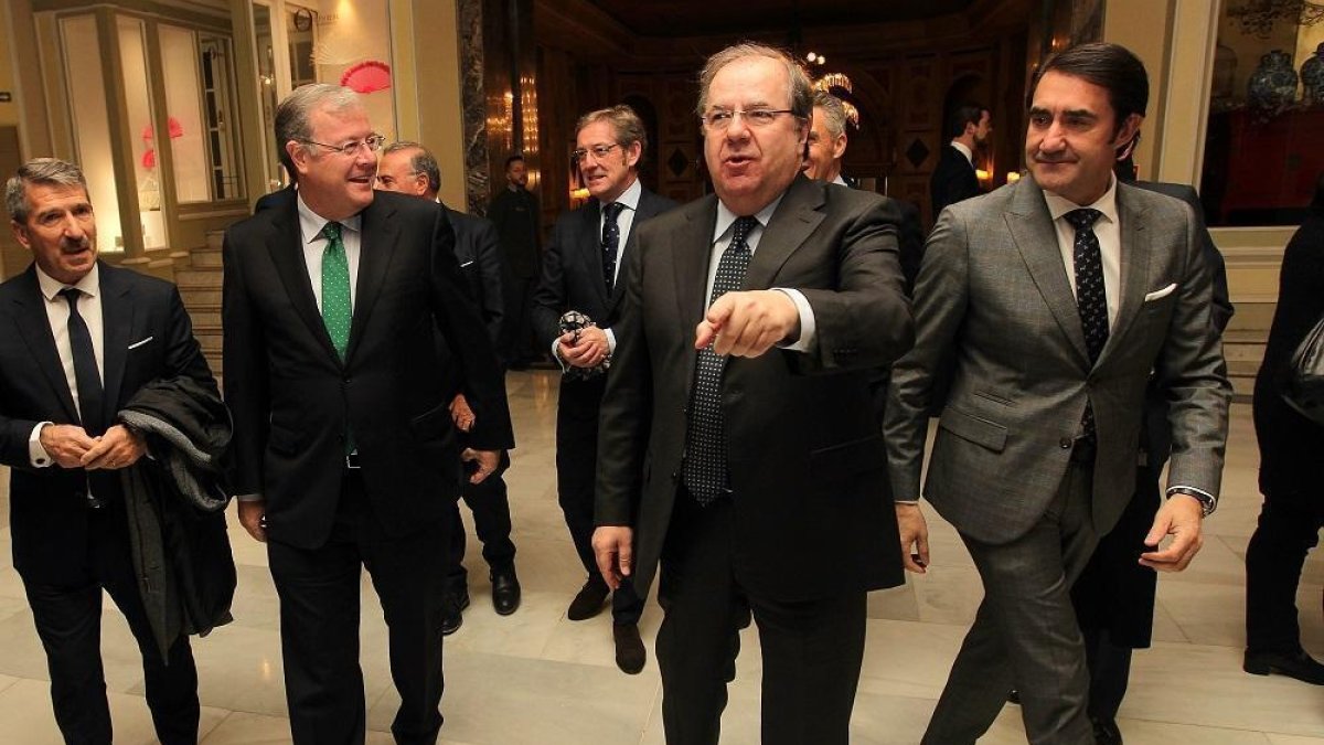Herrera carga contra la “carrera enloquecida” del Gobierno por la transición ecológica 'sin alternativas'-- ICAL
