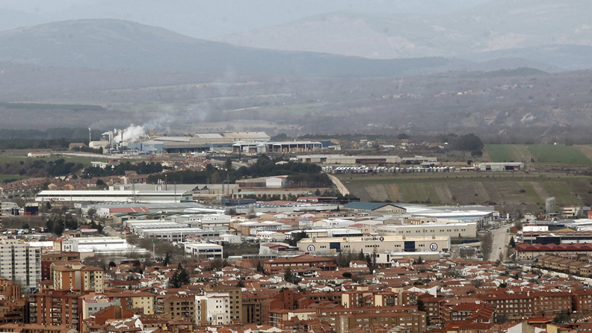 Panorámica de la ciudad y el Polígono Industrial Las Casas. MARIO TEJEDOR