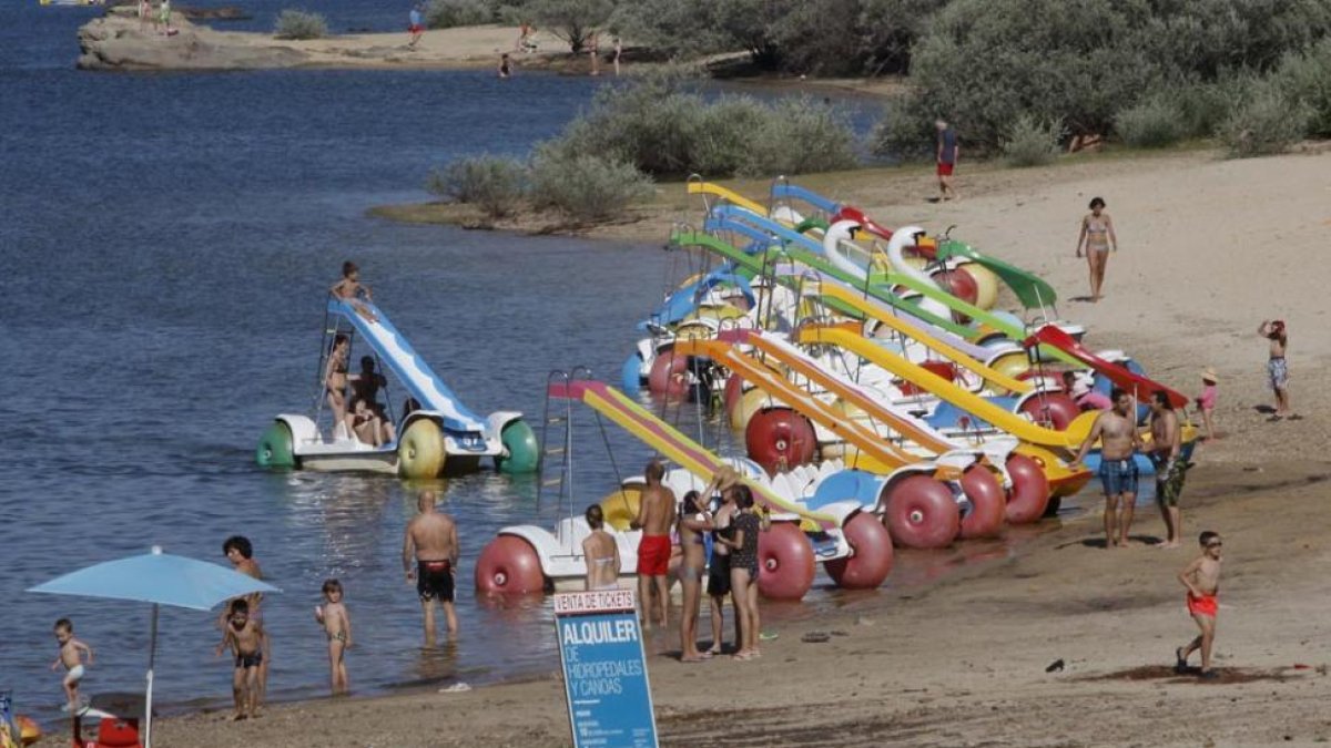 Imagen de archivo de Playa Pita, una de las zonas más concurridas de la provincia en verano.-LUIS ÁNGEL TEJEDOR