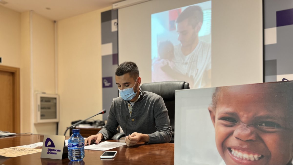 Mario Nafría, en la presentación en Diputación del acto solidario en Soria en favor de Haití.-HDS