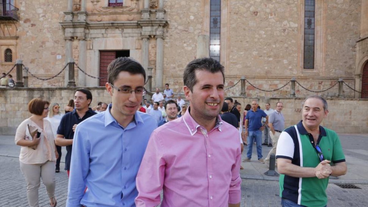 El secretario regional del PSOE de Castilla y León, Luis Tudanca se reúne en Salamanca con alcaldes y concejales del partido en la provincia-Ical