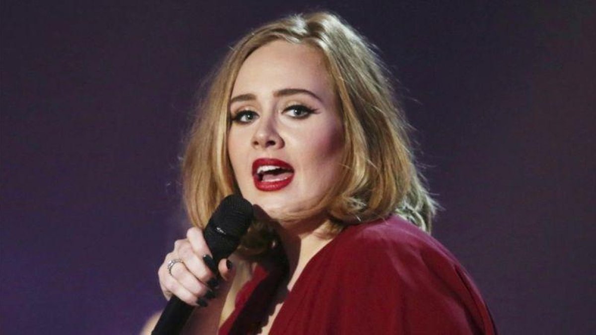 Adele, durante una actuación.-AP / JOEL RYAN