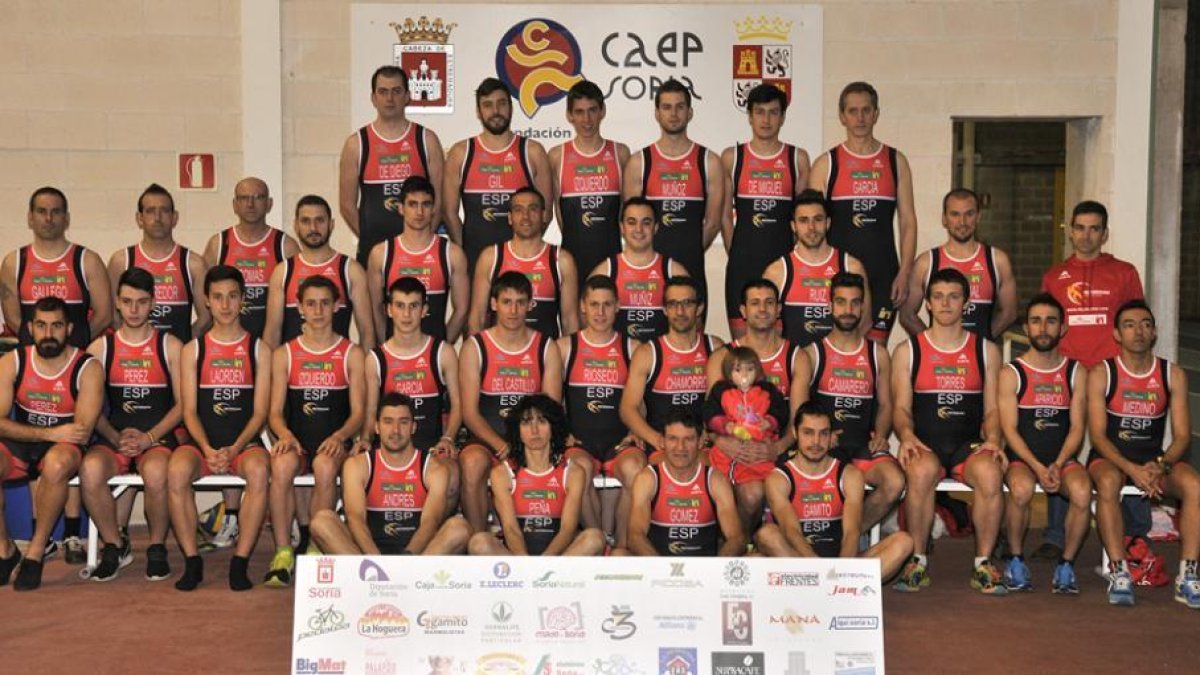 El Deporama Joven In Triatlón Soriano se presentaba ayer por la tarde en las instalaciones del Caep.-Valentín Guisande