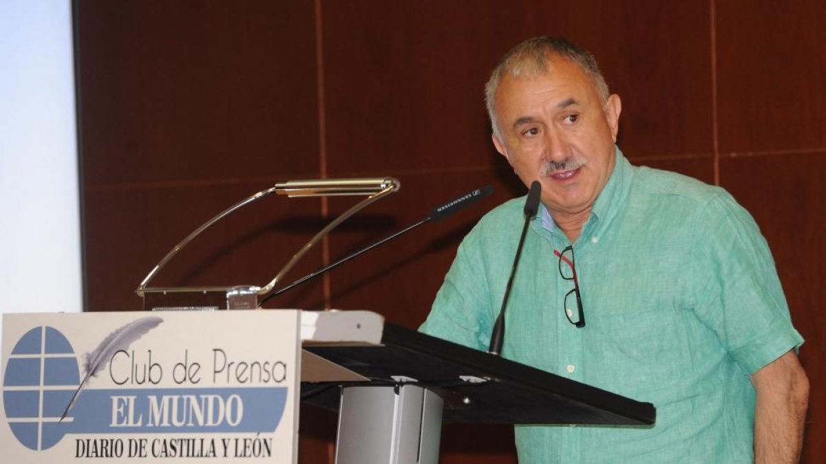 El líder estatal de UGT fue el encargado de clausurar el Club de Prensa de EL MUNDO DE CASTILLA Y LEÓN dedicado a las empresas multiservicios-I. L. MURILLO