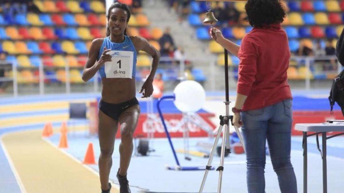 Genzebe Dibaba, en la carrera de 3.000 metros del 2016 en Sabadell.-FERRAN NADEU