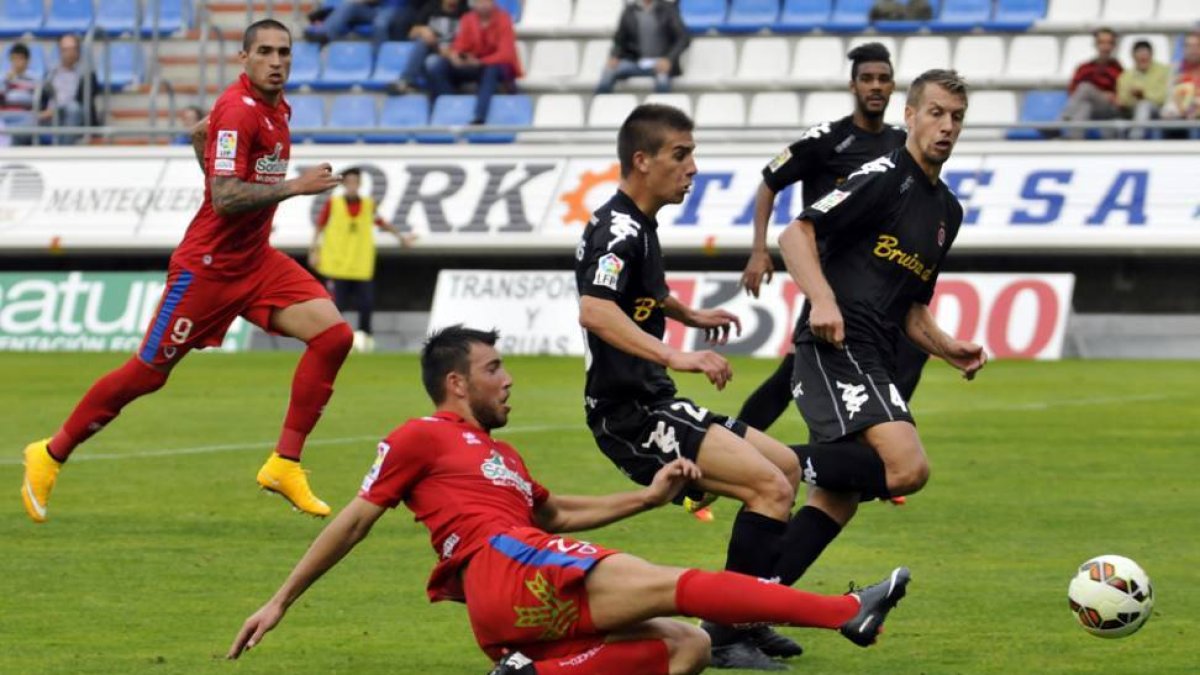 El Girona será el primero de los rivales al que el Numancia se mide en marzo.-DIEGO MAYOR