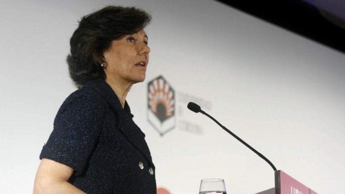 Ana Botín, durante su intervención en la junta general de accionistas de Universia celebrada en Córdoba.-EFE