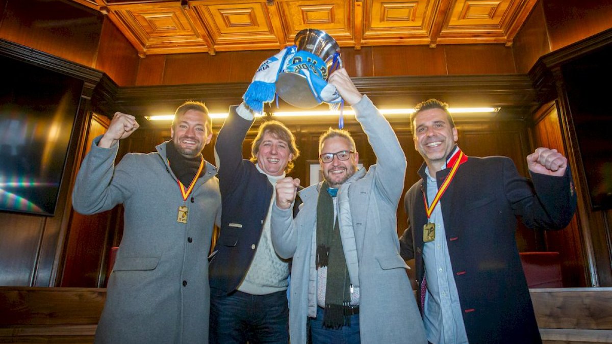 Manu Salvador, Carlos Martínez, Alfredo Cabrerizo y Alberto Toribio, ayer en el Ayuntamiento. MARIO TEJEDOR