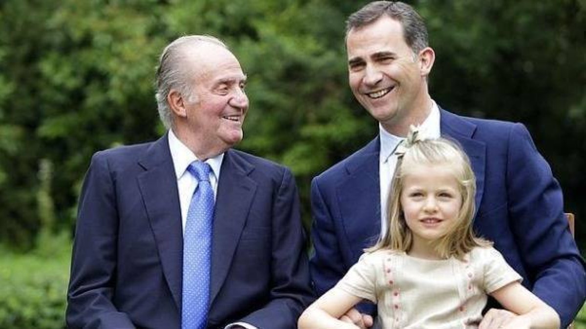 El Rey junto al Príncipe de Asturias. CASA REAL-