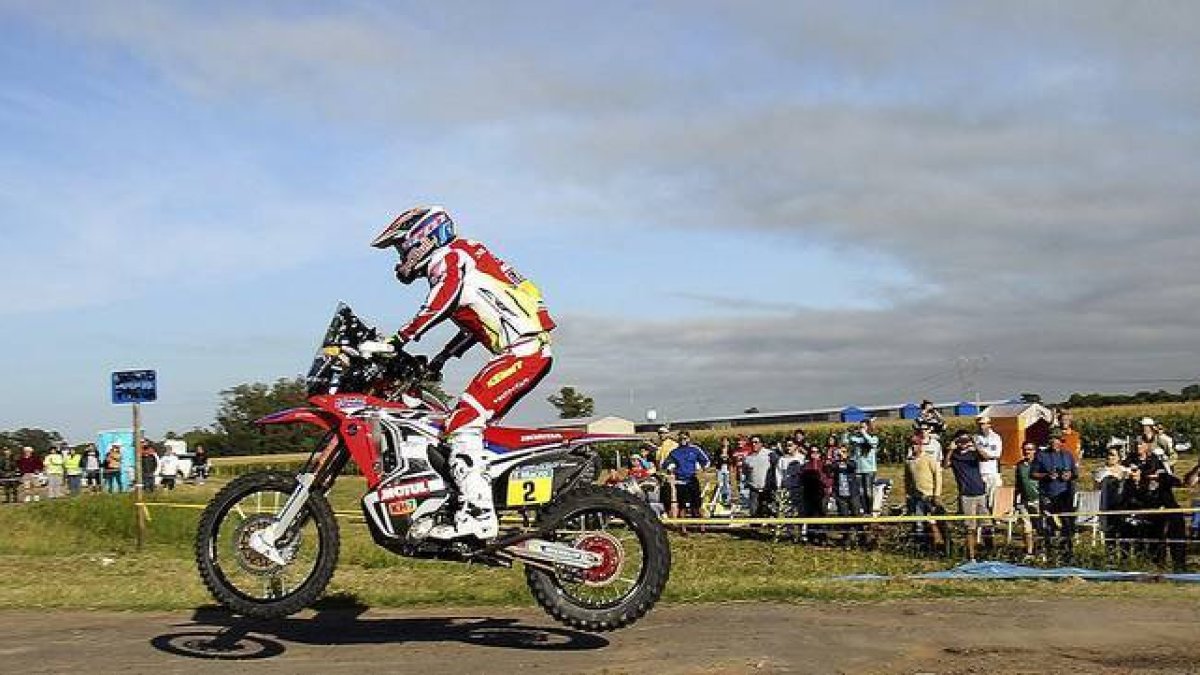 Joan Barreda (Honda), durante el Dakar 2015.-EFE / DAVID FERNÁNDEZ