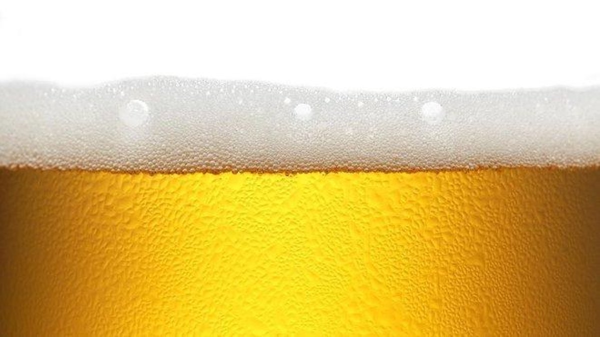 Una cerveza.-
