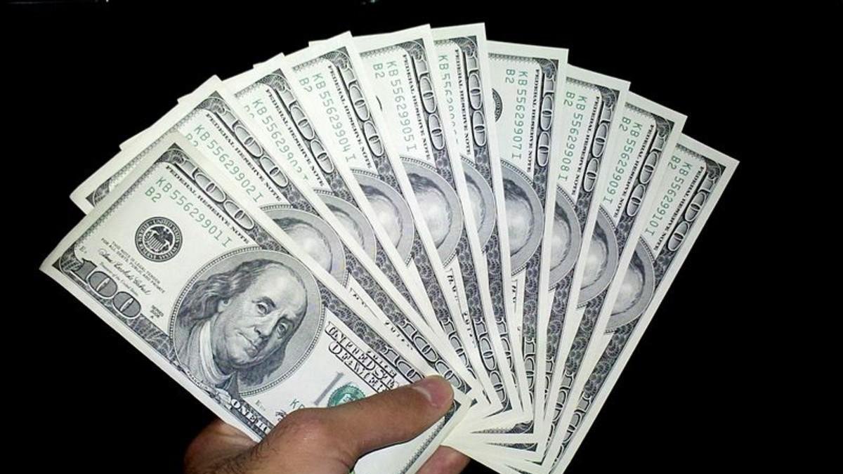 Billetes de cien dólares norteamericanos.-MILAD MOSAPOOR / WIKIMEDIA COMMONS