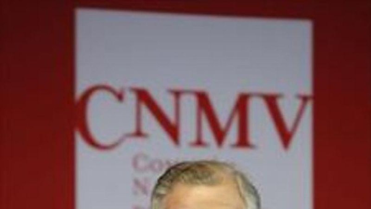 El presidente de la CNMV, Sebastián Albella, en una rueda de prensa.-EFE / JUAN CARLOS HIDALGO