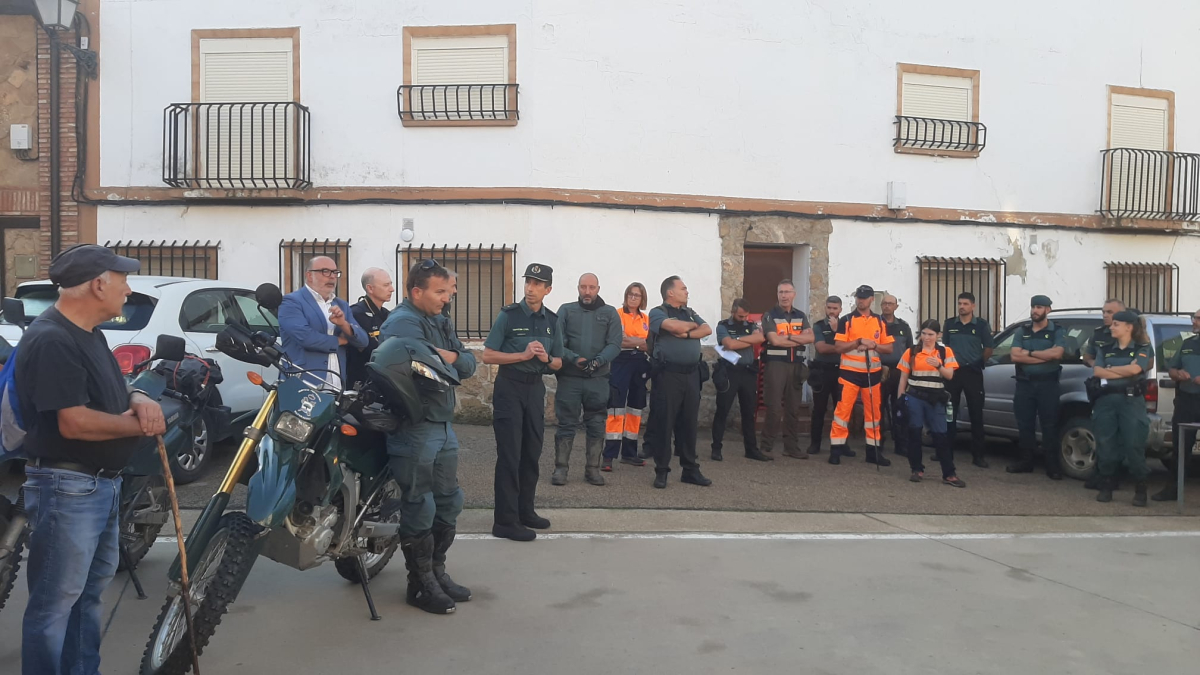 Organización de las labores de búsqueda del anciano desaparecido en Ciria poco despues de que se notificase su ausencia. HDS