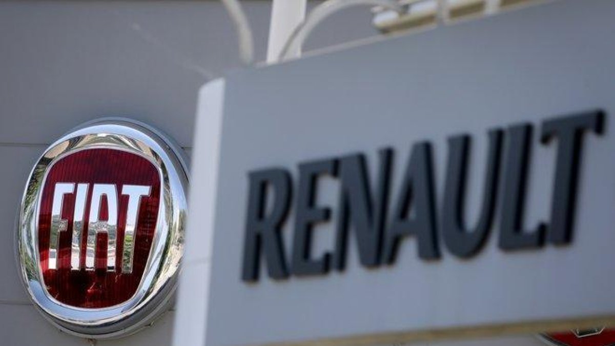 Fiat Chrysler retiraba su oferta de 35,000 millones de dólares para fusionarse con su rival Renault.-REUTERS