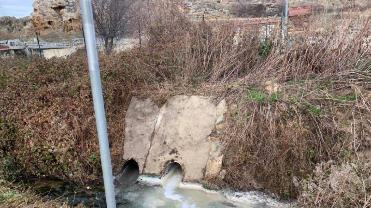 Vertidos de las aguas residuales de la depurada del Moncayo denunciadas por Asden. HDS