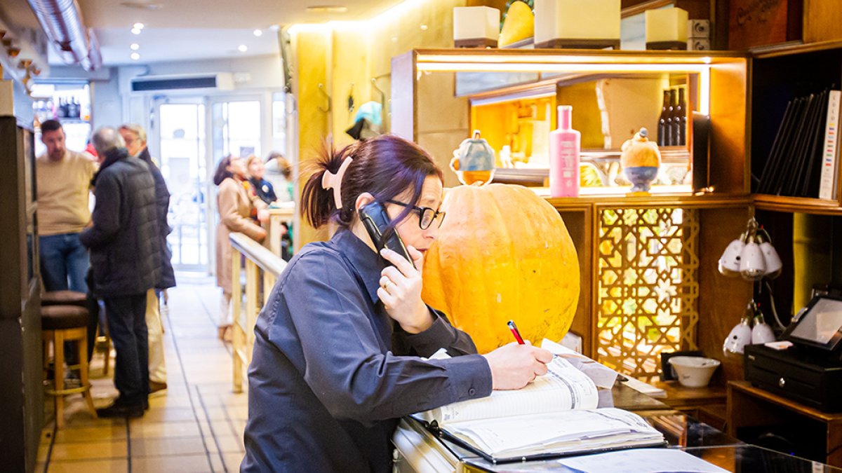 Trabajadora del sector de la hostelería. MARIO TEJEDOR