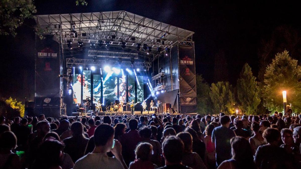 Los festivales regresan a Soria y lo hacen a lo grande. Más de 100 artistas y grupos en apenas un mes en conciertos para todos los gustos, desde lo más tradicional a la música urbana, los aires afroamericanos o la música dance. Estos son los carteles.