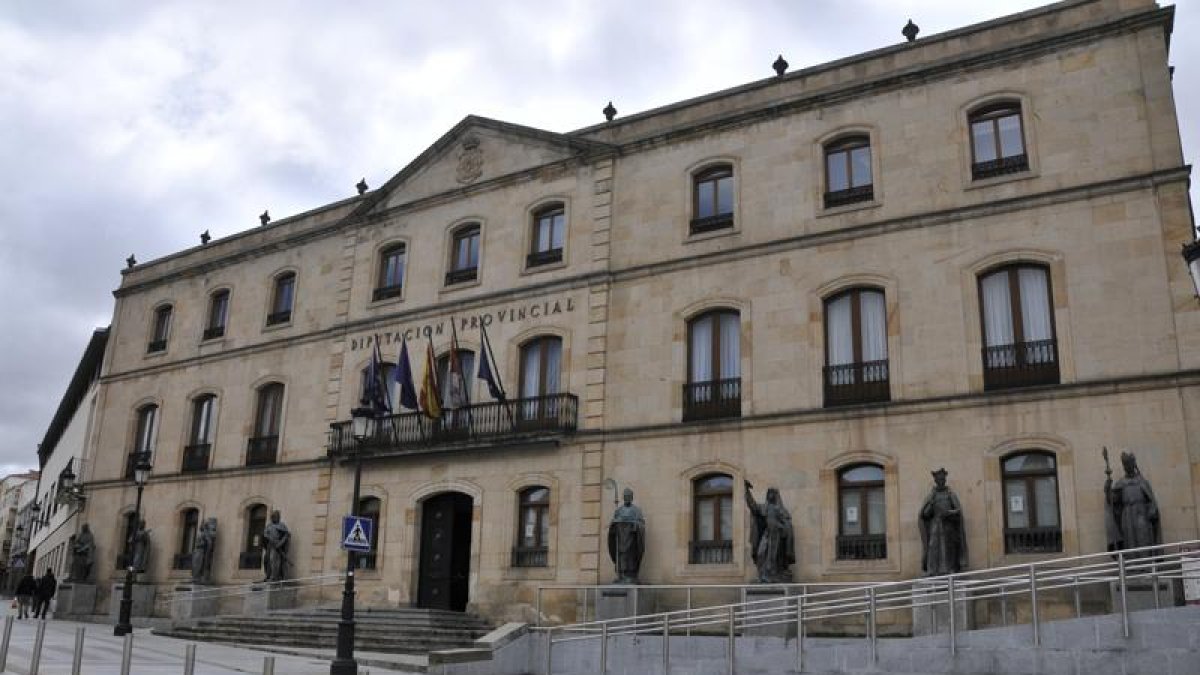Fachada de la Diputación.-V.G.
