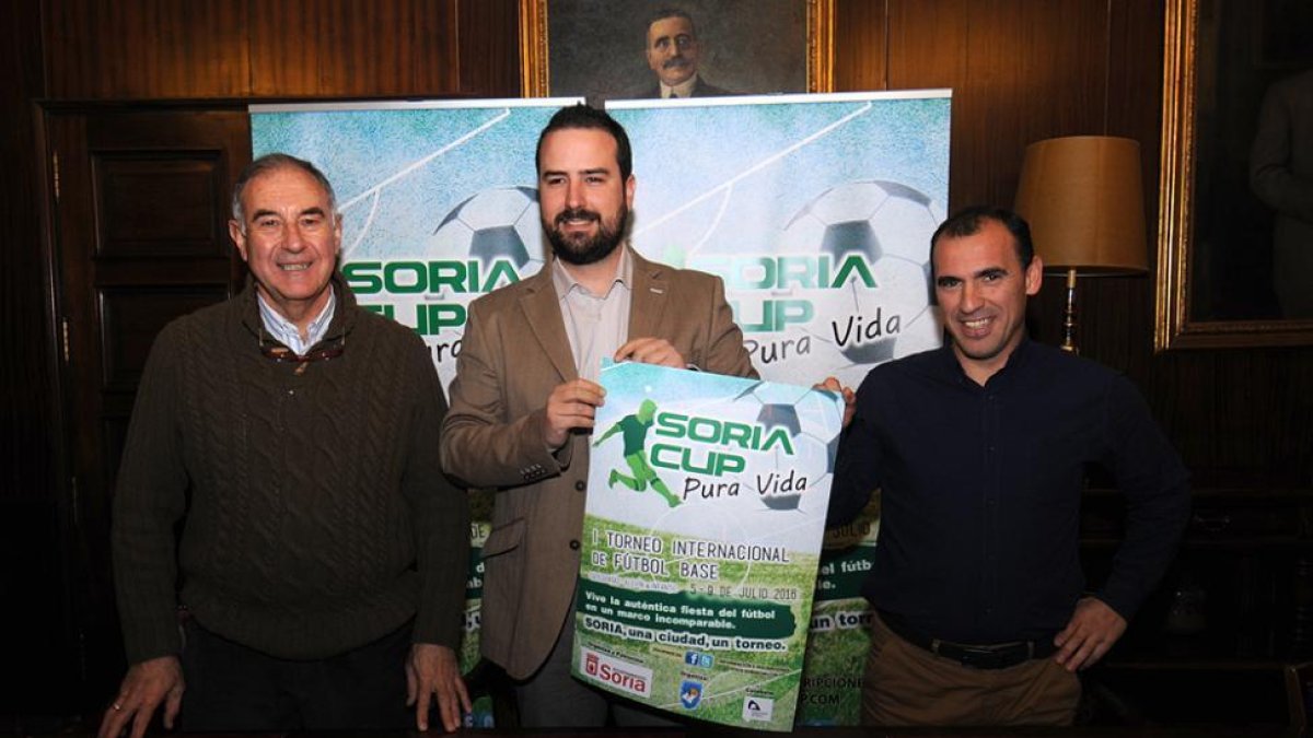 Ángel Calvo, Ángel Hernández y Carlos Herrero en la presentación de la Soria Cup Pura Vida.-Valentín Guisande