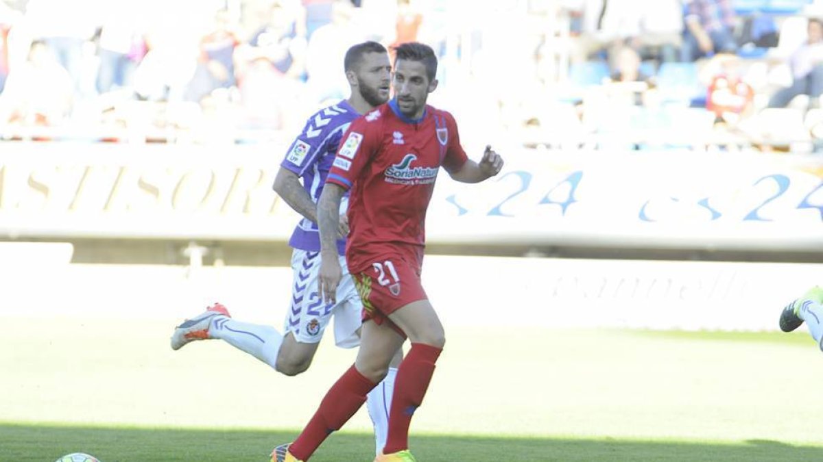 Marc Mateu es una de las opciones para mejorar el juego del Numancia en el centro del campo.-Diego Mayor