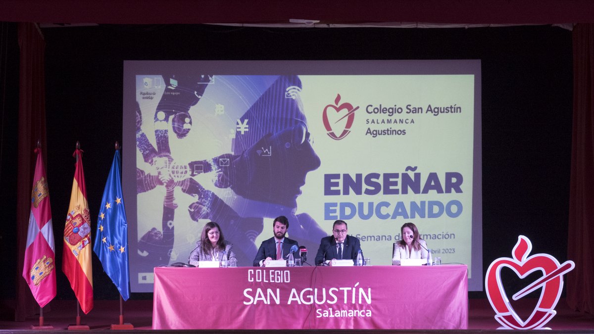 El vicepresidente de la Junta en el colegio San Agustín de Salamanca. ICAL