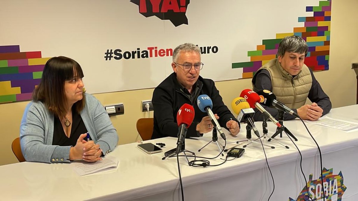Los procuradores de Soria Ya Vanesa García, Ángel Ceña y Toño Palomar. HDS