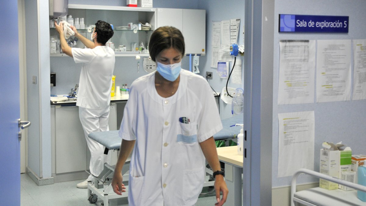 Personal sanitario en el hospital Santa Bárbara. VALENTÍN GUISANDE