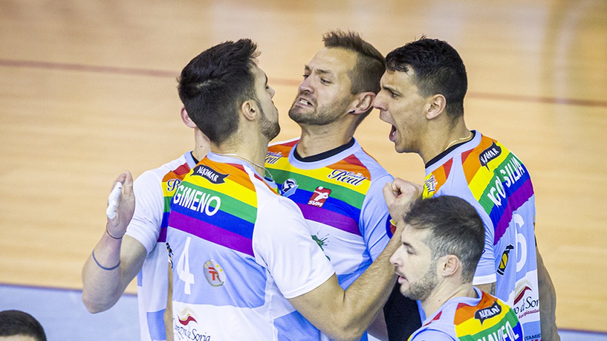 Manu Salvador repetirá como líbero tras su experiencia del sábado pasado. MARIO TEJEDOR