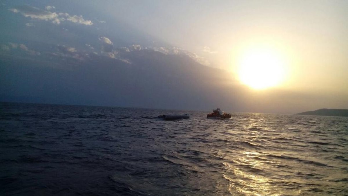 Pateras en la isla de Lesbos.-ÓSCAR CAMPS