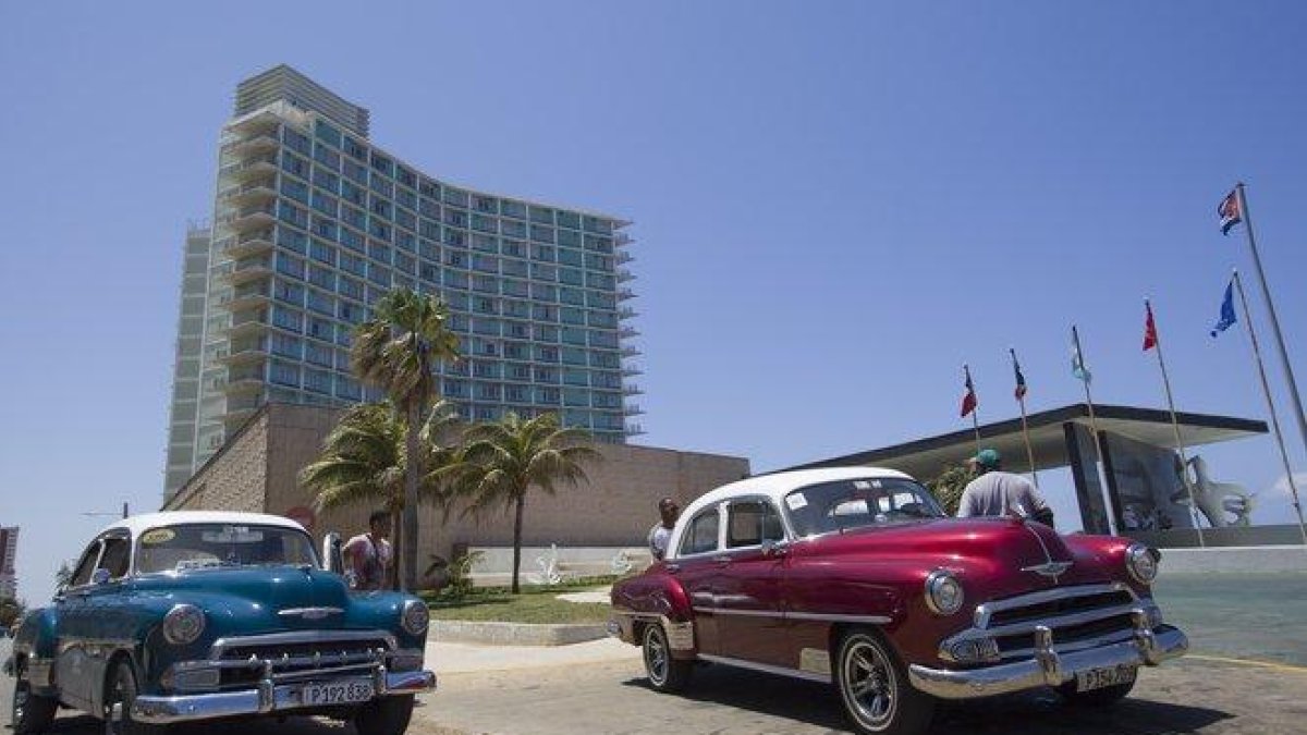 A partir del lunes, EEUU prohibirá al resto del mundo vender a Cuba artículos que contengan un 10% de componentes estadounidenses.-EFE